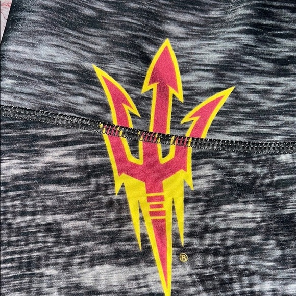 Vibrant Black and Yellow Patterned Leggings - Picture 13 of 16